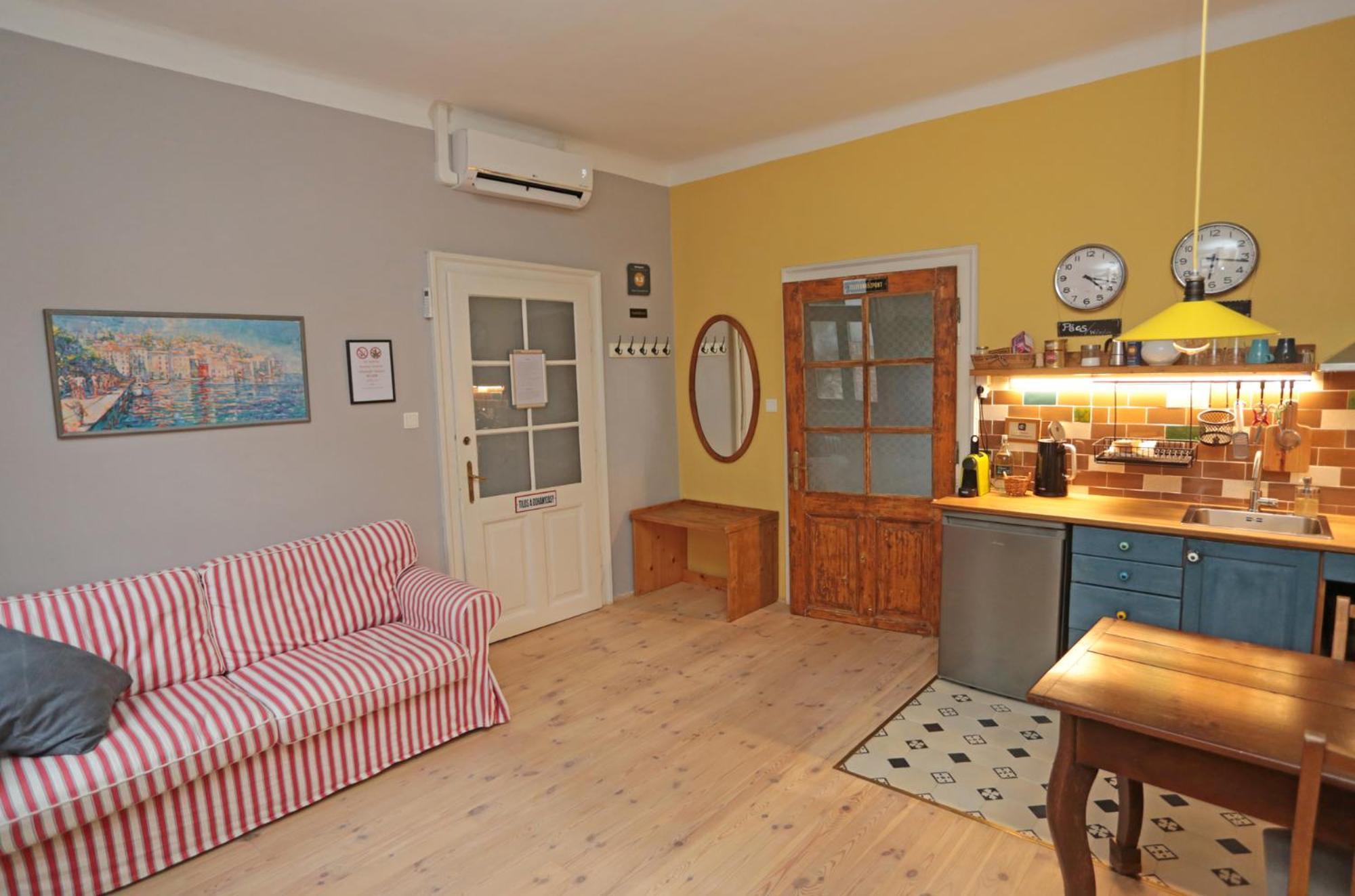 Green Tree Apartment Pecs Ngoại thất bức ảnh